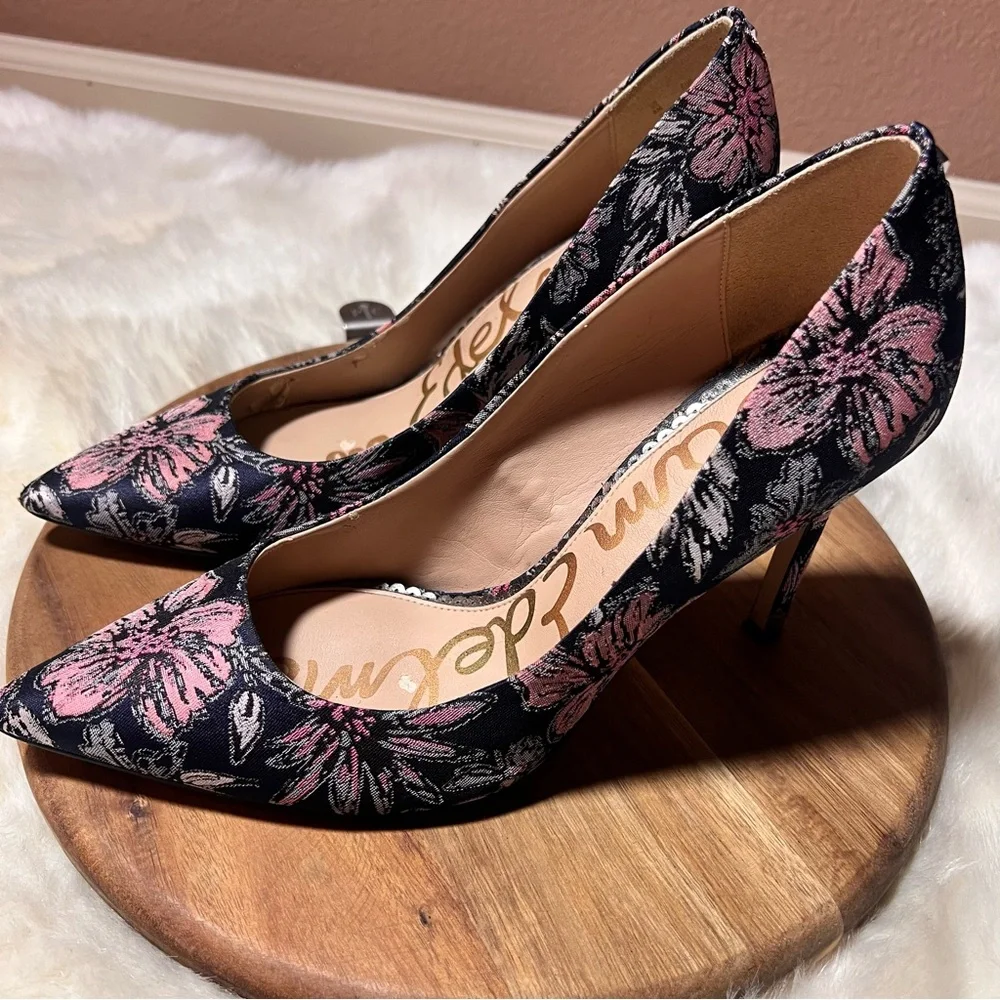 Sam Edelman Navy Blue and Pink Heels with Floral Embroidery Size 8 - Picture 7 of 13